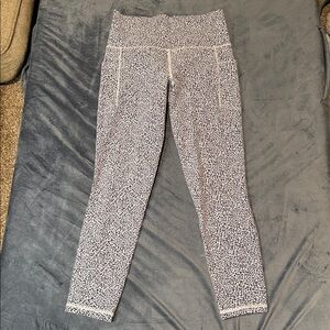 Athleta Salutation Stash Pocket 7/8 Leggings – Micro Leopard Print XS